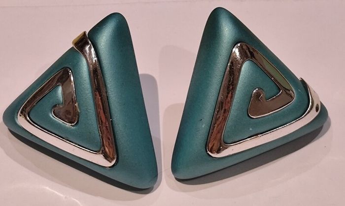 Vintage Clip On Earrings