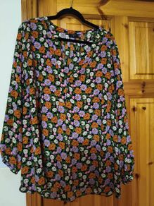 Tahari floral top