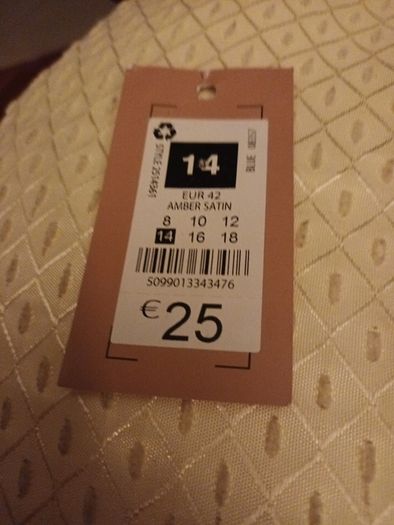 Dunnes  Stores  Gallery  Skirt.  S.14.     B.N.W.T.