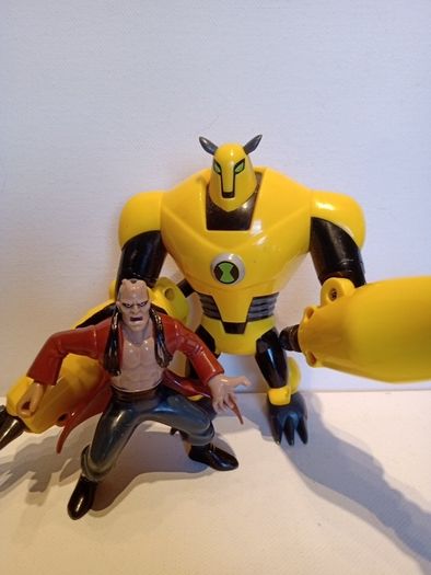 Ben 10 Armadrillo and Aggregor