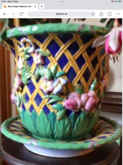 Big Majolica high relief colourful planter with tray