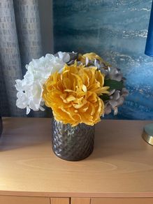 Flower vase