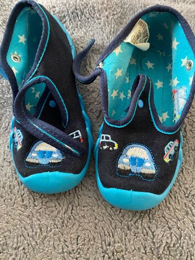 Boys shoes size 22(uk5)-27(uk8.5)