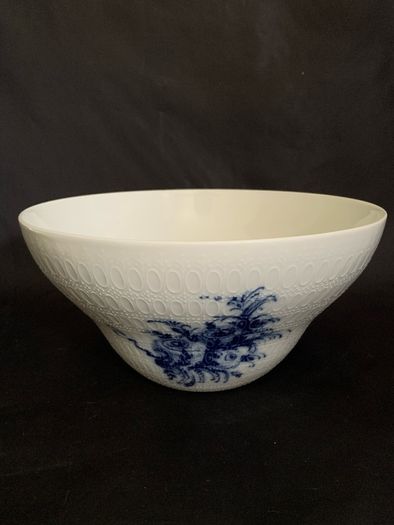 Rosenthal Romanze bowl by Bjorn Wiinblad