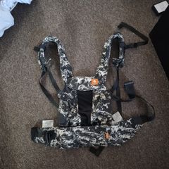 Tula Baby Carrier - Excellent Condition