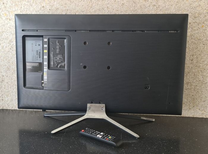 Samsung 32" Full HD Smart TV  UE32K5570