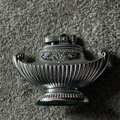 Vintage table top lighter