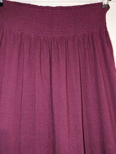 Perfect for Summer. gorgeous maxi skirt with side slits from H&M. Could also be worn as a strapless dress