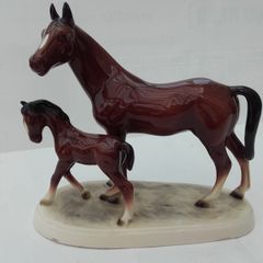Mare and Foal Ornament - Hertwig Katzhutte