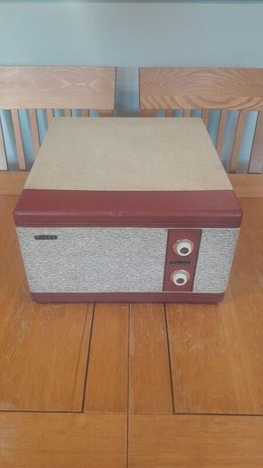 Rare 1957 Vintage Pilot Encore RC126, portable suitcase, record player. Excellent Vintage Condition. BSR 4 speed Turntable. Plays 33/3 and 45 RPM, 16's and 78's