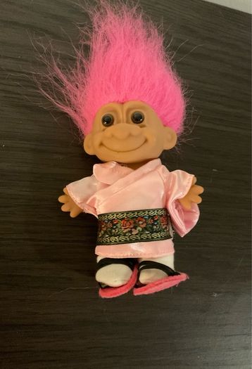 Vintage RUSS TROLL DOLL Fuchsia Hair JAPANESE Around The World JAPAN w Slippers