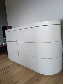 Luxury chest of drawers