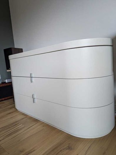 Luxury chest of drawers