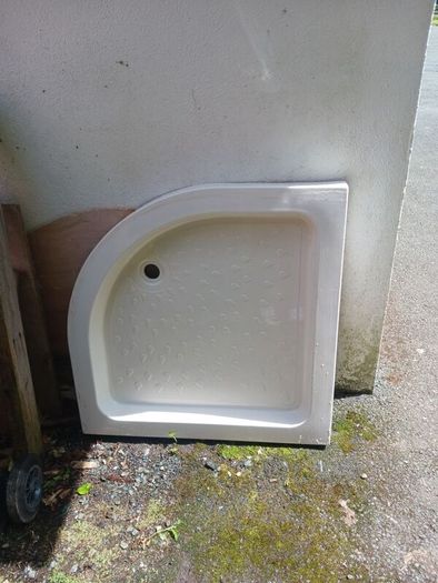 shed clearance bathroom items