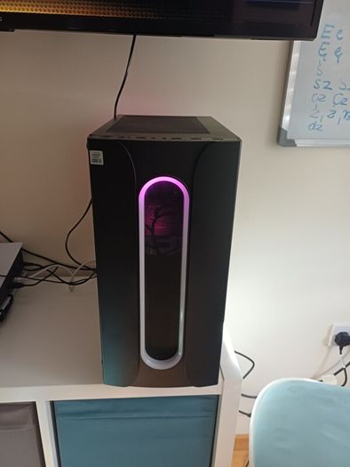 PC tower with Power source