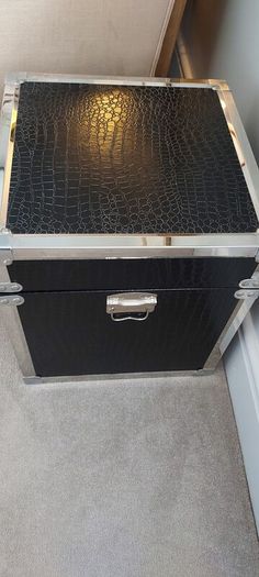 Storage box/Side table