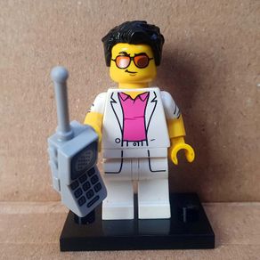 Lego CMF Series 17 COL017-012: Yuppie (2017) Price Includes P&P