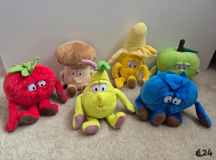 Teddy bears, dolls, soft toys and plush toys.