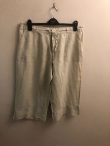 3/4 length shorts (size 16)