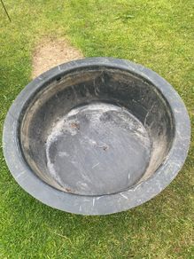 water fountain base / garden pond