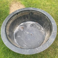 water fountain base / garden pond