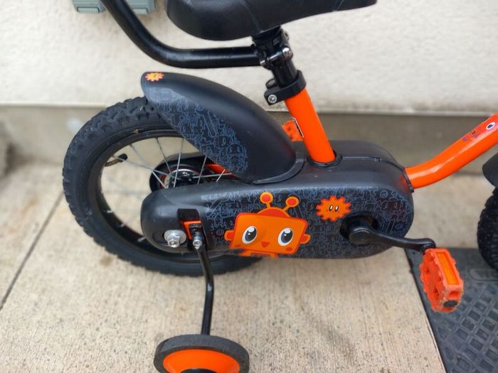 Kids bee twin robot bike size 14 inch wheels
