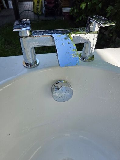 Bath less than 1 years old in a perfect condition