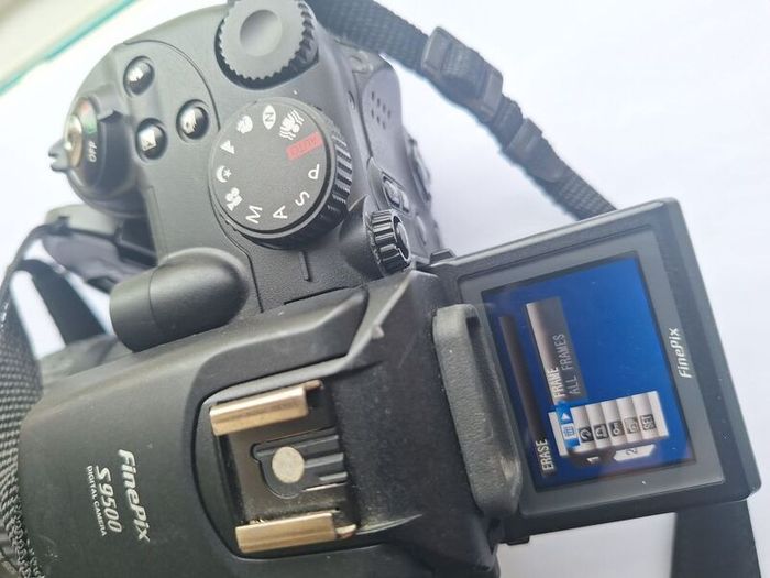 Fujifilm FinePix S9500 Digital Camera