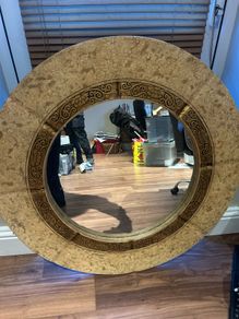 Circular mirror