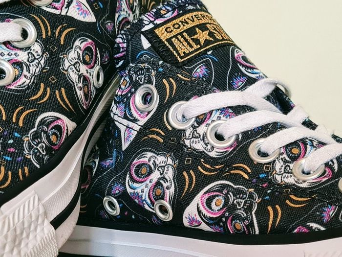 Cat Theme Converse All Stars shoes size 5