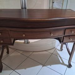 writing desk