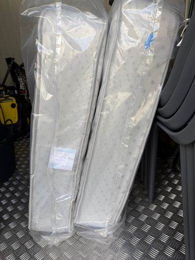 2 single mattresses