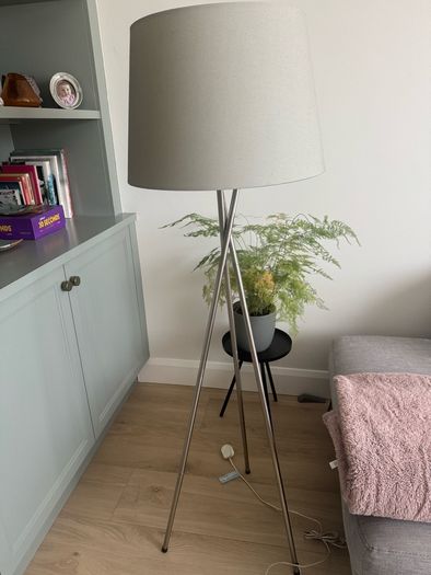 floor lamp