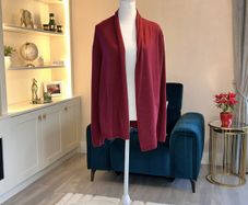 Ladies Long Sleeved Wine Cardigan from Dunnes Stores. Size Large UK 14-16 / EU 42-44