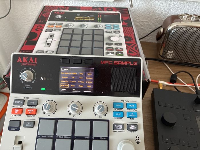 Akai Mpc Sample & 256 Sd card