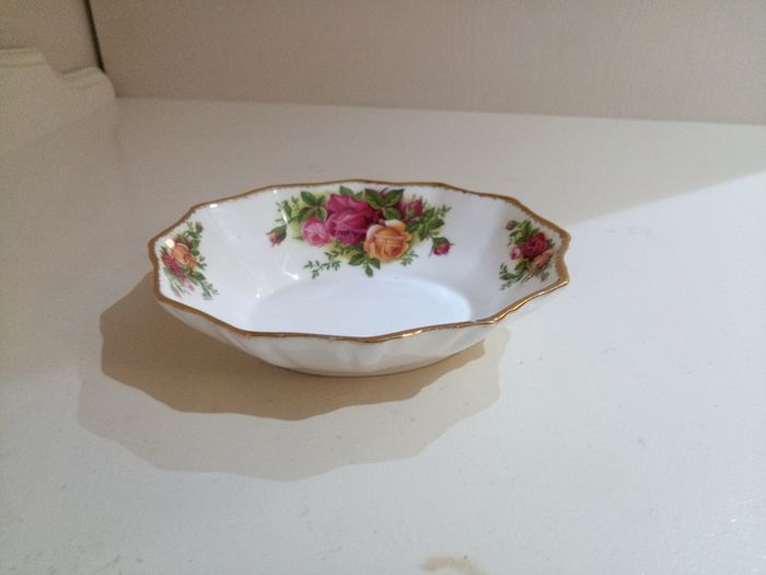 OVAL SWEET DISH Royal Albert Old Country Roses Bone China