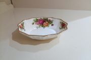 OVAL SWEET DISH Royal Albert Old Country Roses Bone China