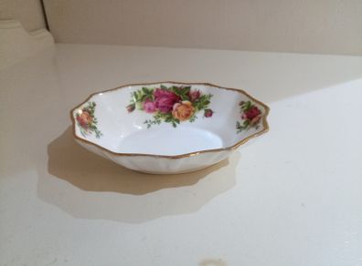 OVAL SWEET DISH Royal Albert Old Country Roses Bone China
