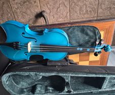 Primavera Rainbow Fantasia Blue Violin Outfit, 1/4 pre-owned