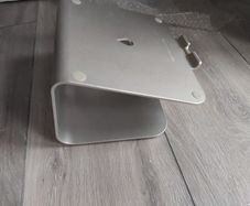 laptop riser