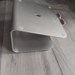 laptop riser