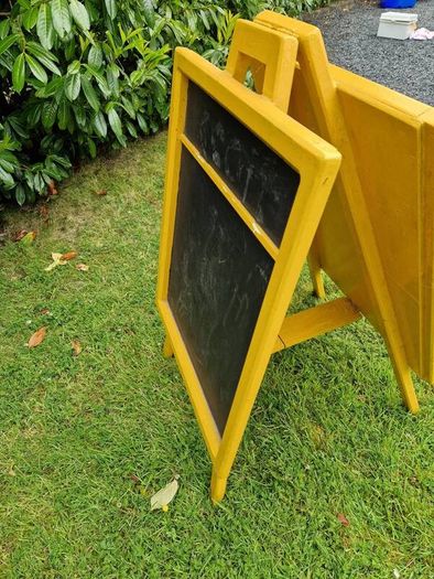 Sandwich board