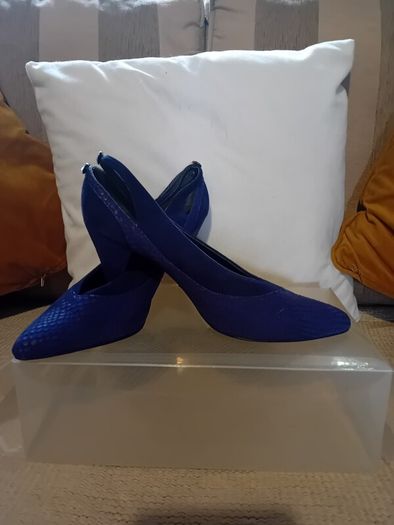 Ladies shoes