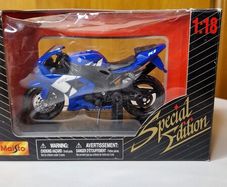 02-03 Yamaha YZF R1 1:18 model