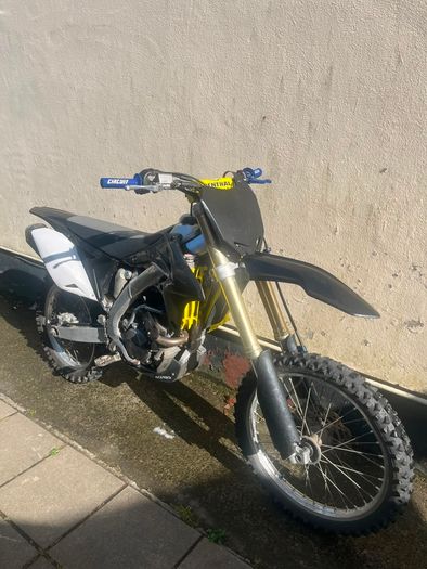 Pit bike