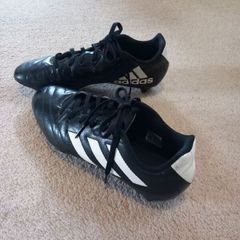 Adidas size 7 Football boots