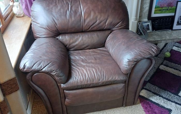 Reclining 2 seater couch - 2 arm chairs
