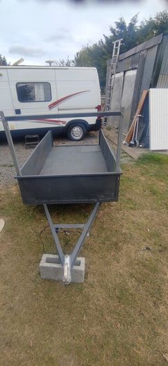 8ft 3 by 4ft 4 single axel trailer