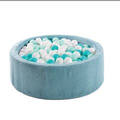 Round ball pit with approx. 300 balls
