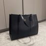 Tommy Hilfiger hand bag Image 4